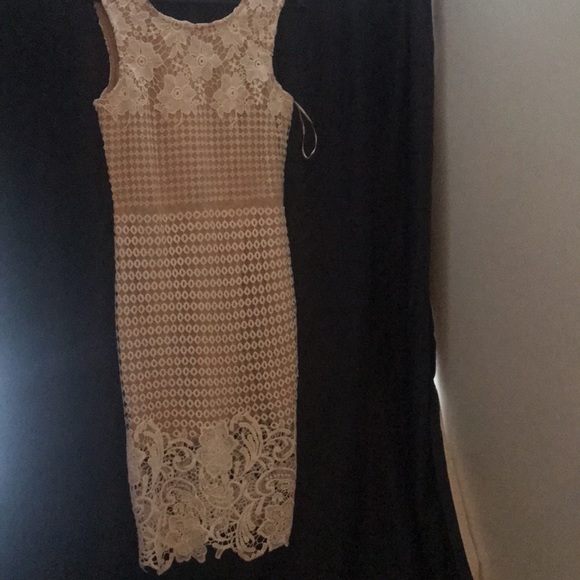 Dress - Picture 4 of 4